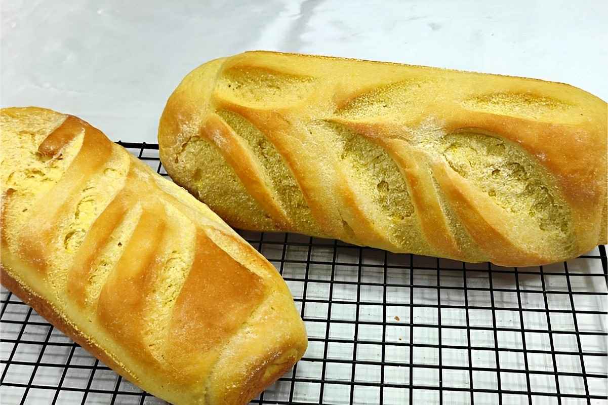 Pão de fubá bem fofinho e bem macio e não precisa sovar