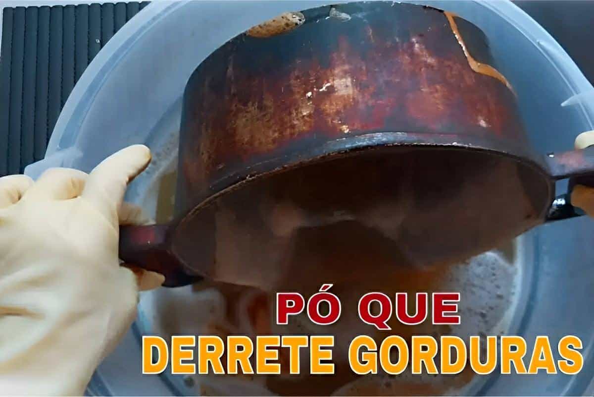 Pó que derrete gordura incrustada na panela em uma passe de mágica