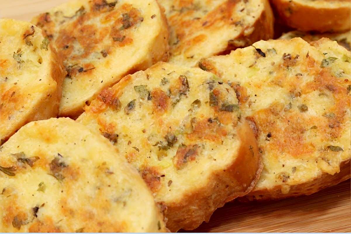 Quando sobra pão em casa é essa receita com pão amanhecido que eu faço e todos adoram