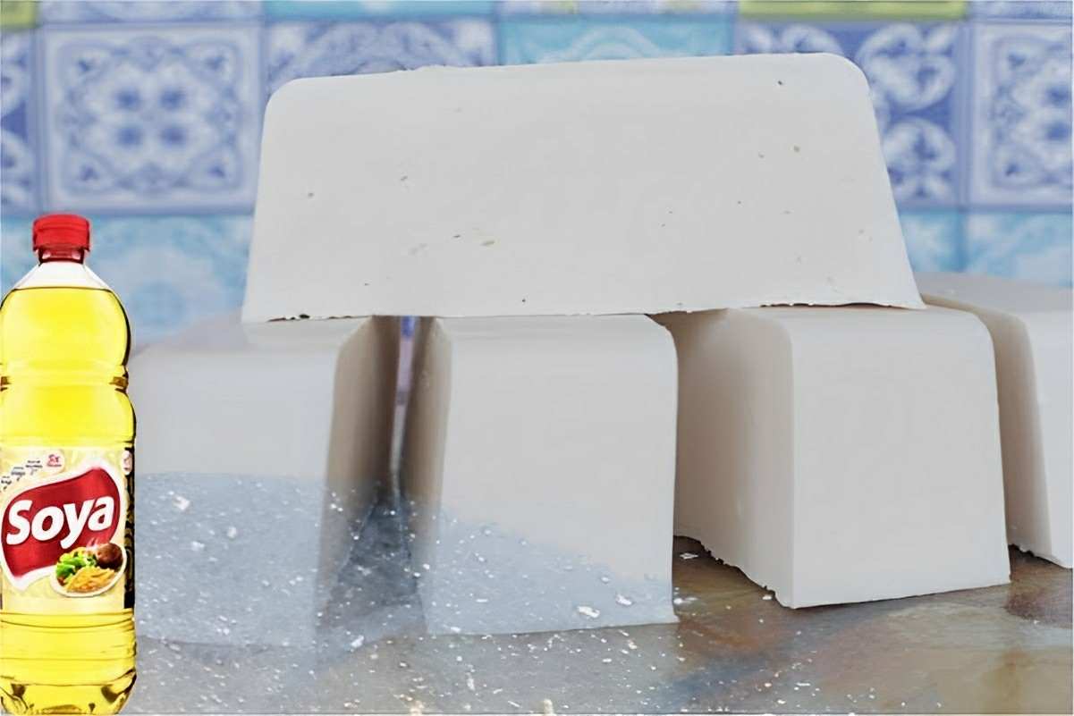 Depois dessa receita de sabão caseiro com óleo usado nunca mais comprei sabão de coco no mercado
