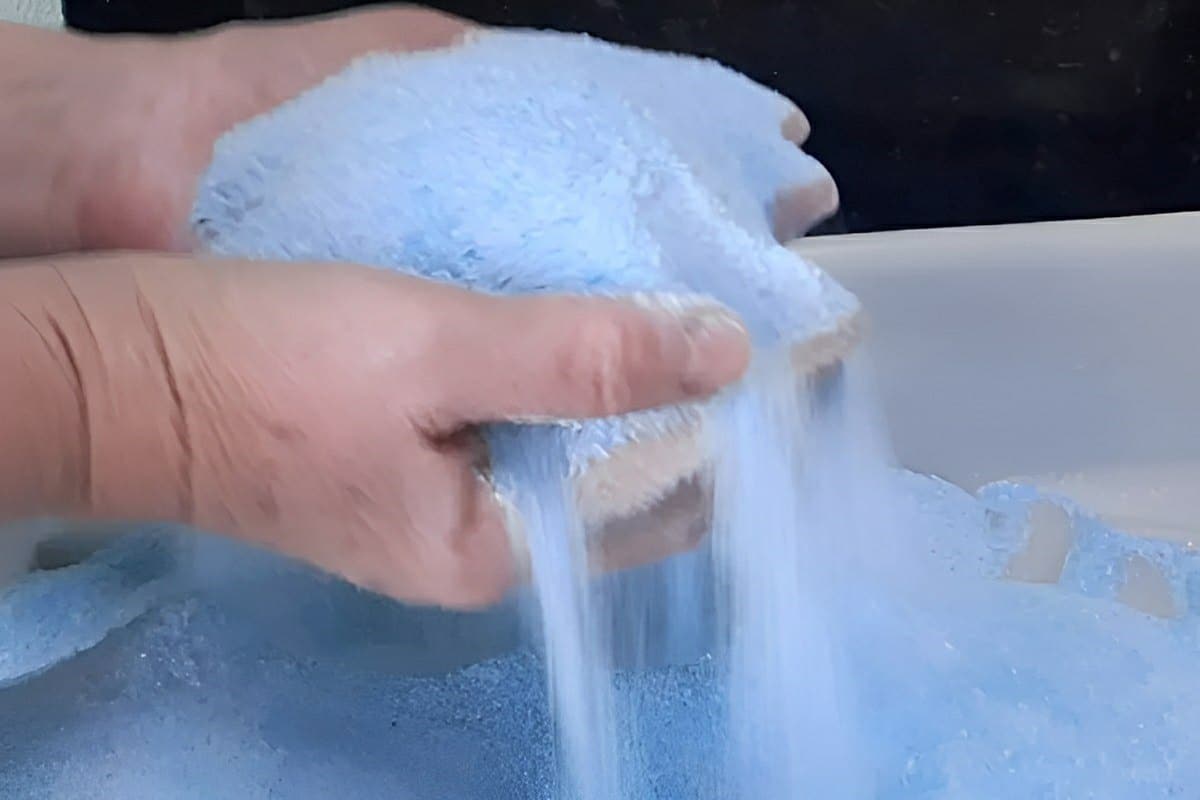 Sabão em pó caseiro de 3 ingredientes que rende bastante e deixa suas roupas limpas e perfumadas
