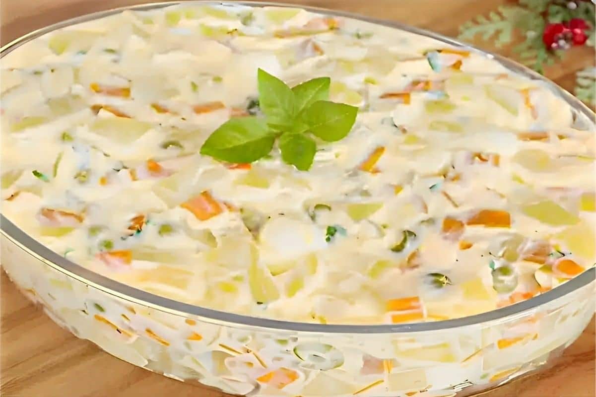 Salada de maionese fácil de fazer deliciosa e perfeita para o almoço em família