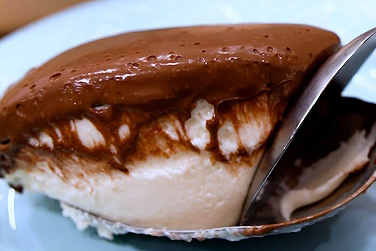 Sobremesa de chocolate muito simples de fazer fica maravilhosa e todo mundo adora