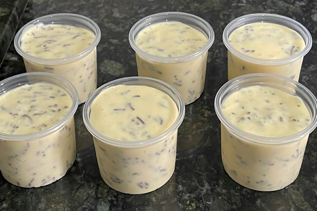Sobremesa rápida de geladeira deliciosa e feita com poucos ingredientes