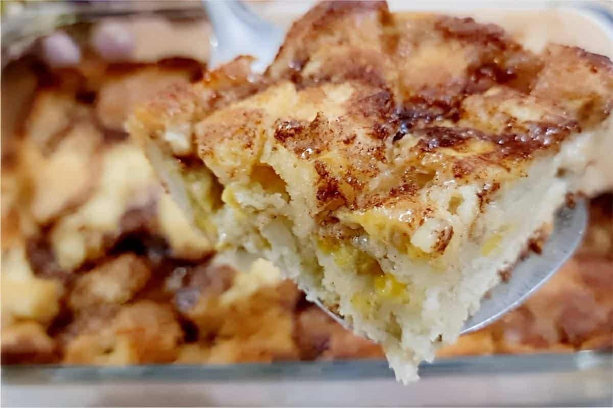Torta de banana com nata simples e prática basta misturar os ingredientes montar a torta e assar