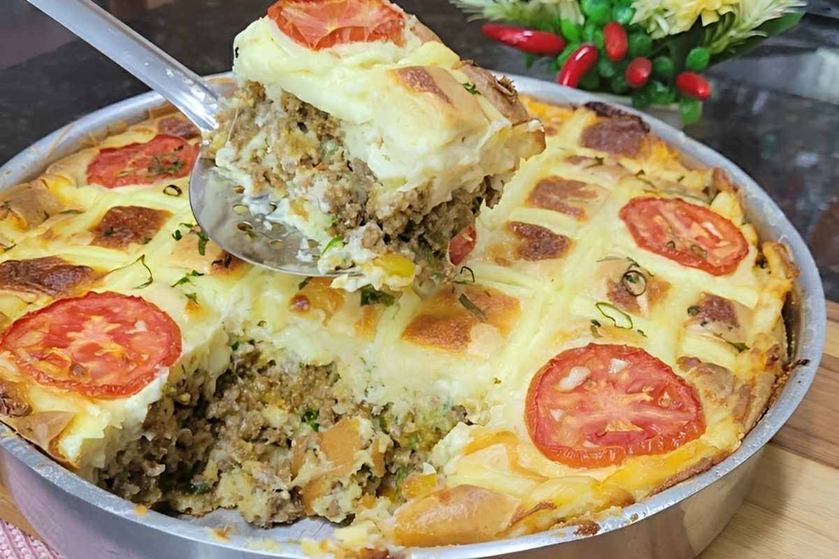 Torta de liquidificador molhadinha e deliciosa perfeita para o lanche de toda a família