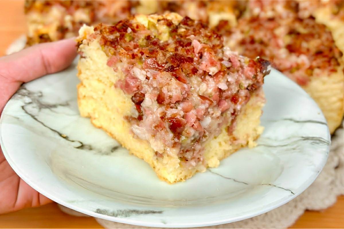 Torta de padaria com presunto e queijo um exagero de sabor para seu lanche ou café