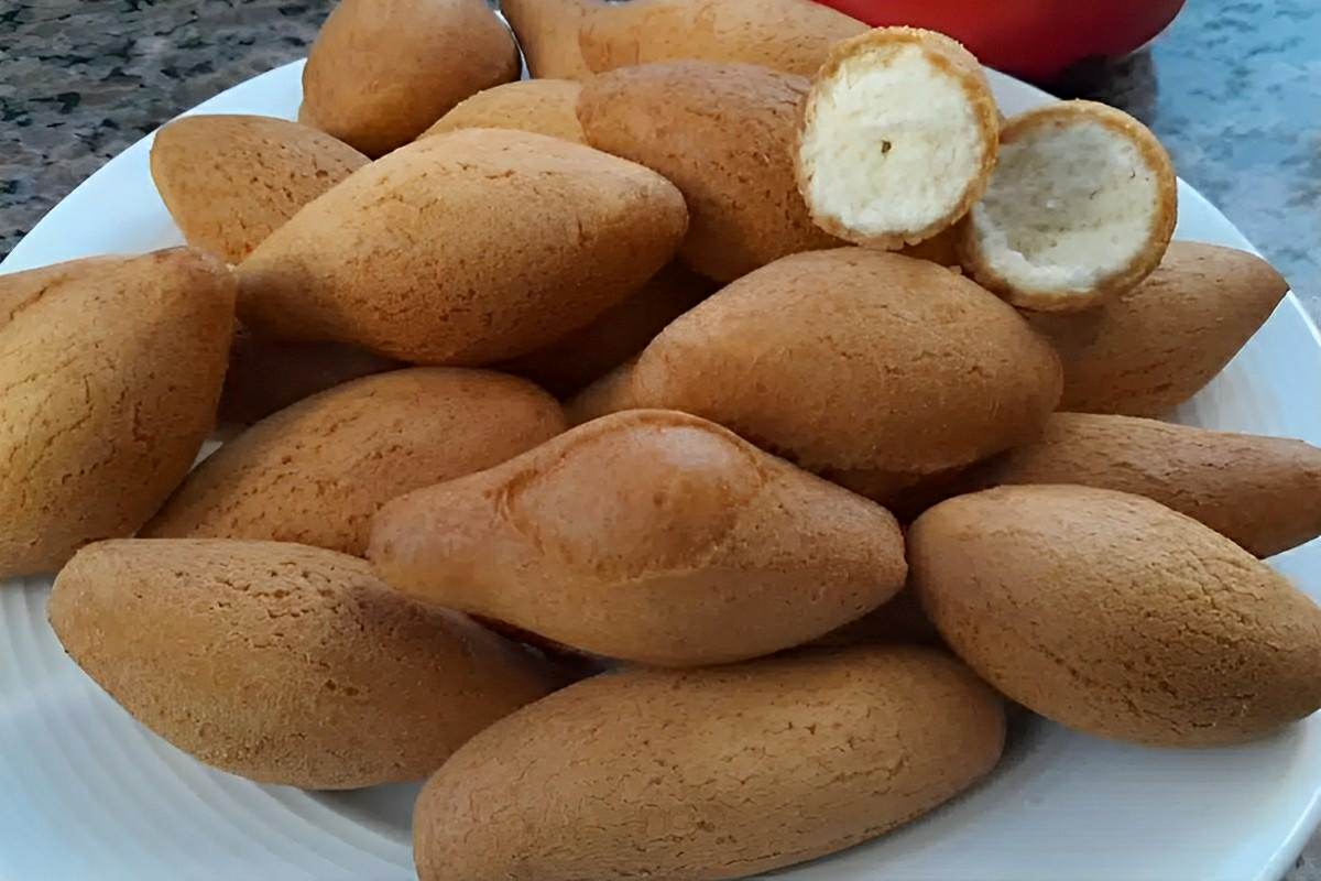 Bolinho de polvilho frito sem farinha de trigo muito levinho delicioso e desmancha na boca