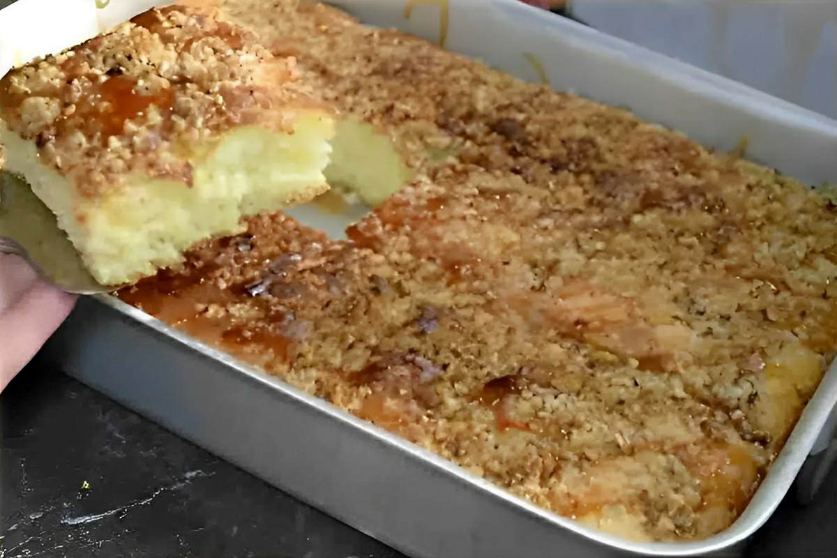 Bolo calisto um bolo amanteigado feito com maçã e aveia perfeito para o seu lanche ou café