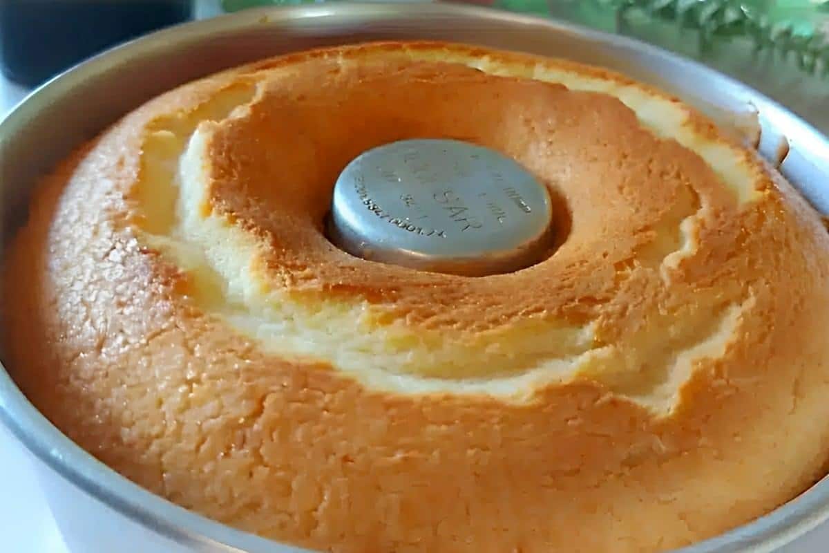 Bolo de 1 ovo só muito econômico e fácil de fazer é só misturar os ingredientes e levar pra assar