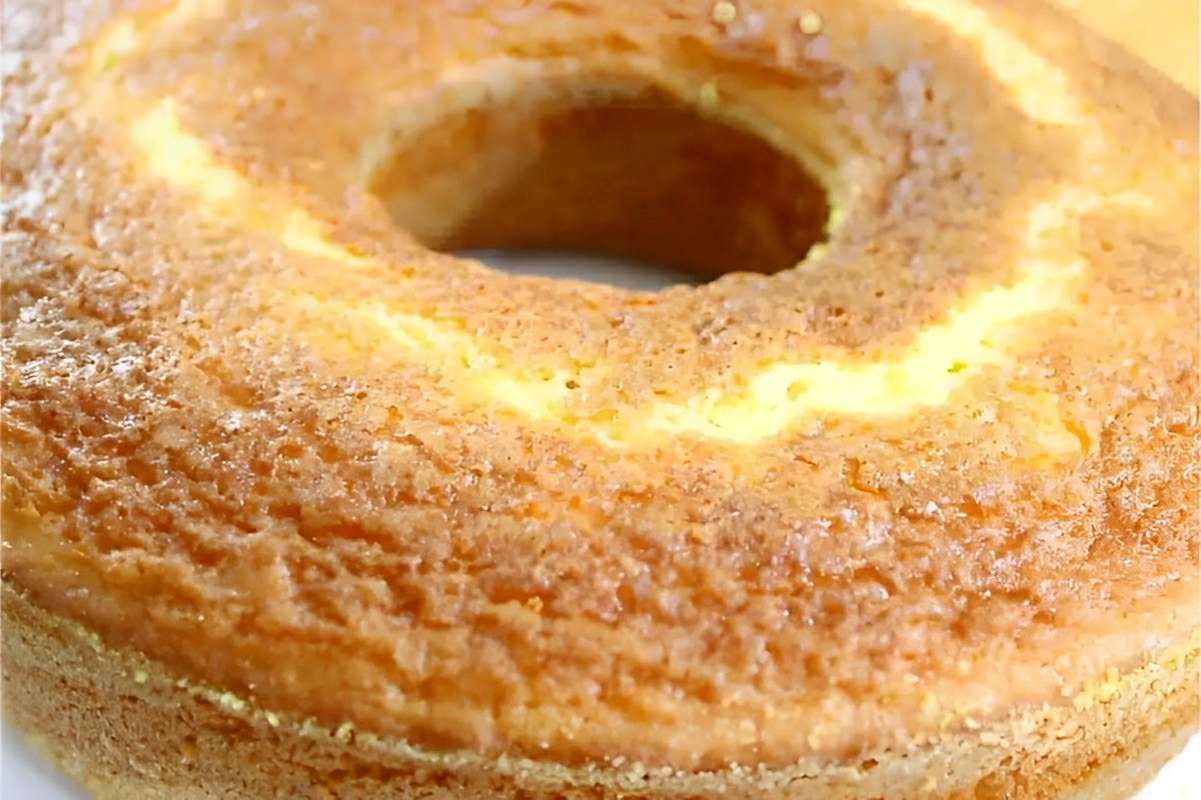 Bolo de fubá de liquidificador sem farinha muito levinho delicioso e fácil de fazer