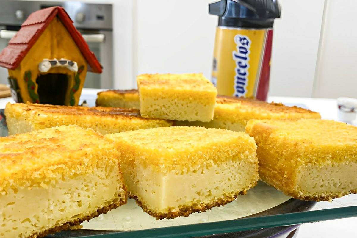 Bolo de fubá cremoso de liquidificador muito fácil de preparar é só bater os ingredientes e assar