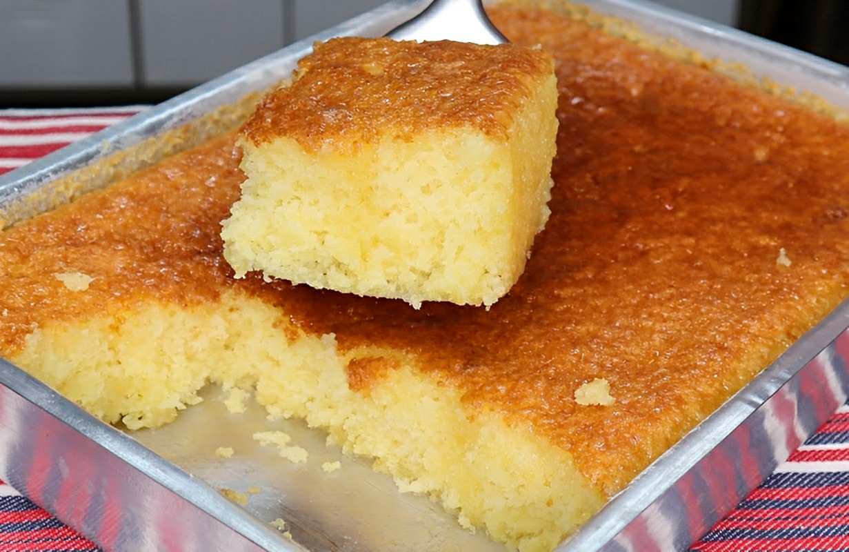 Bolo de laranja de liquidificador muito fofinho e molhadinho para o seu café da manhã ou lanche