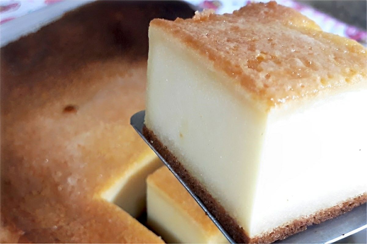 Bolo de leite de liquidificador simples delicioso e fácil de fazer