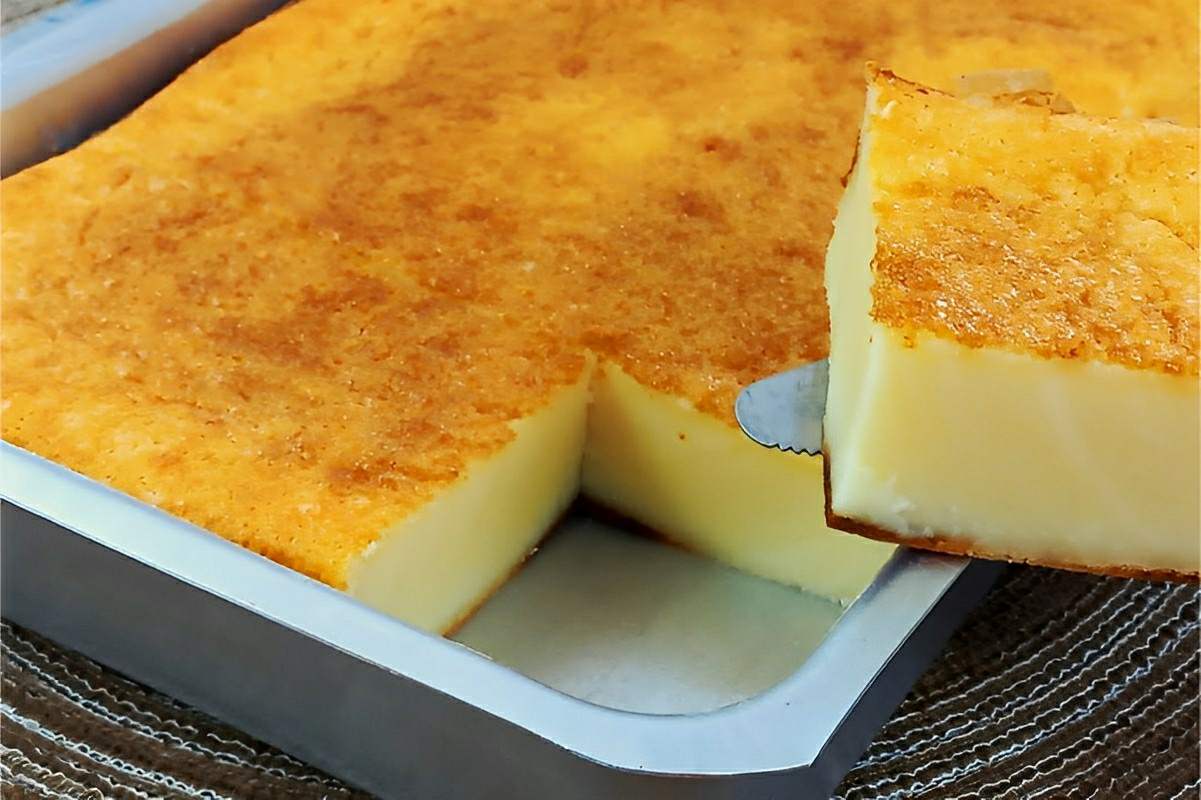 Bolo de leite da vovó cremoso e fácil de fazer basta bater os ingredientes no liquidificador e assar