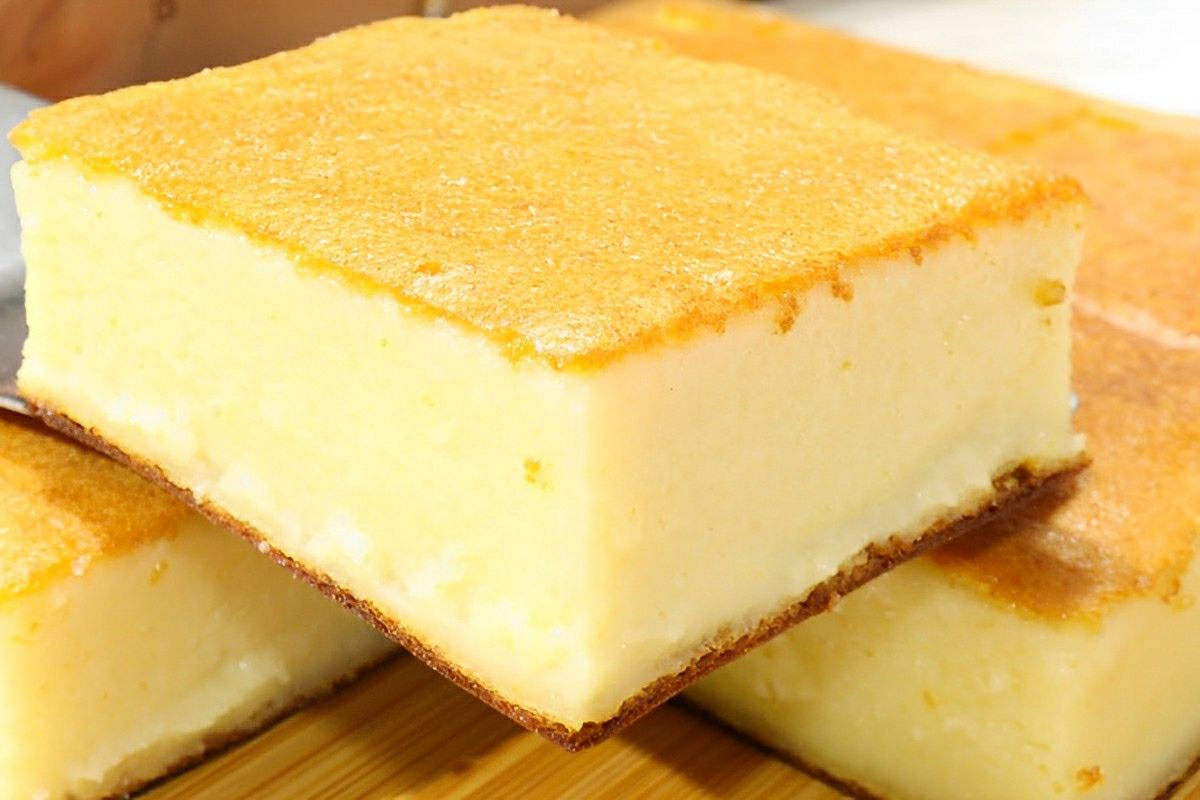 Bolo de leite tão cremoso que parece um pudim uma delícia muito fácil de preparar