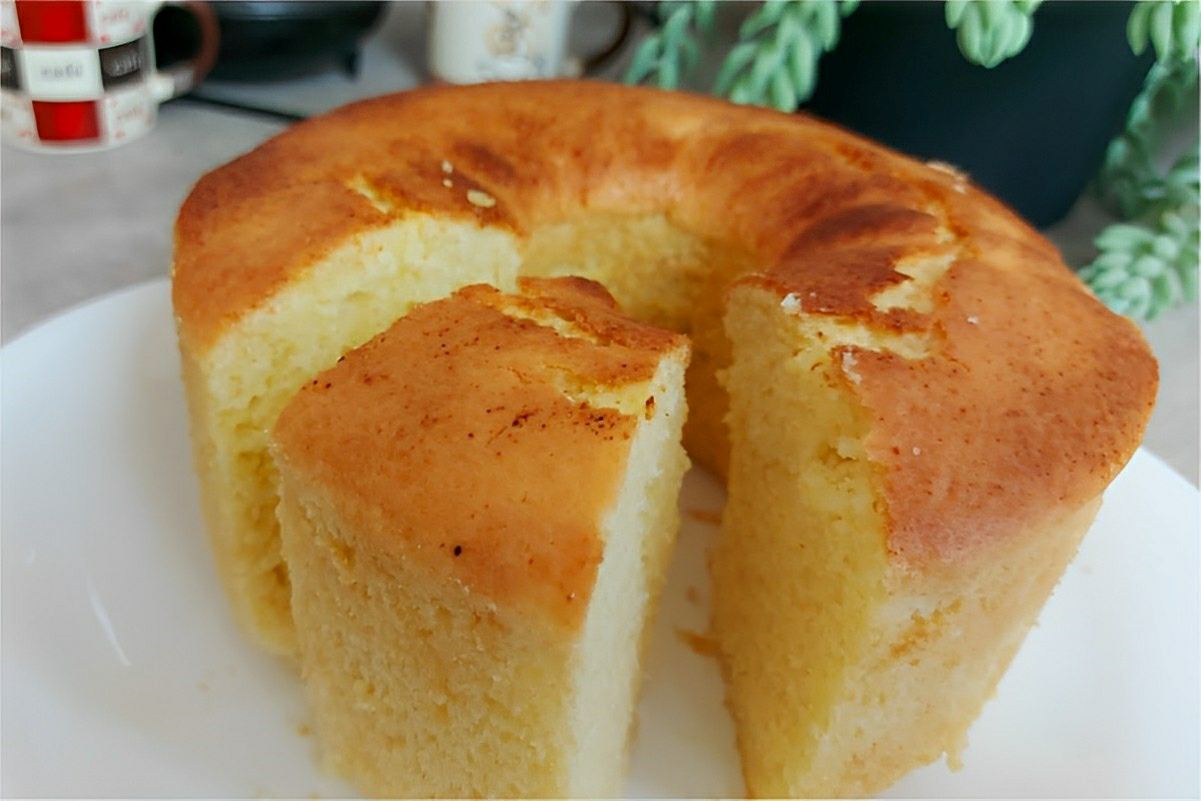 Bolo de limão simples e prático para o seu café da tarde ficar uma delícia
