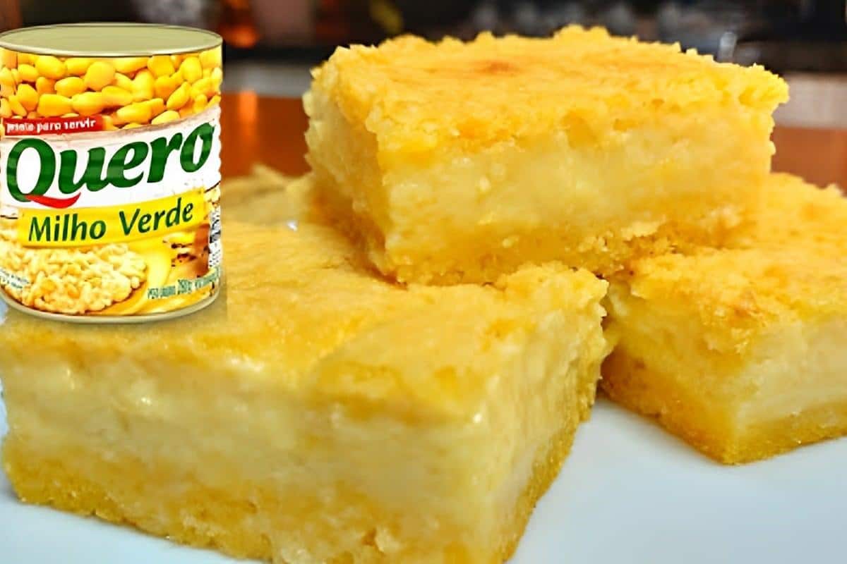 Bolo de milho cremoso feito com milho de latinha é só bater os ingredientes e assar