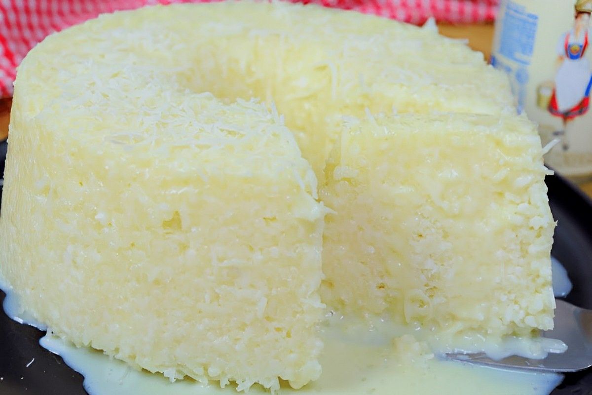 Bolo de tapioca sem ovos que não vai ao forno é só misturar os ingredientes e levar para gelar