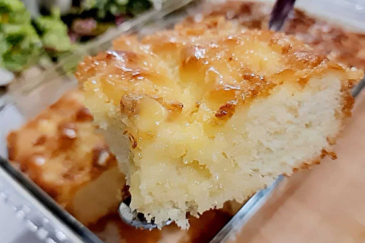 Bolo fatias húngaras bem molhadinho e saboroso para o seu lanche da tarde ou café da manhã