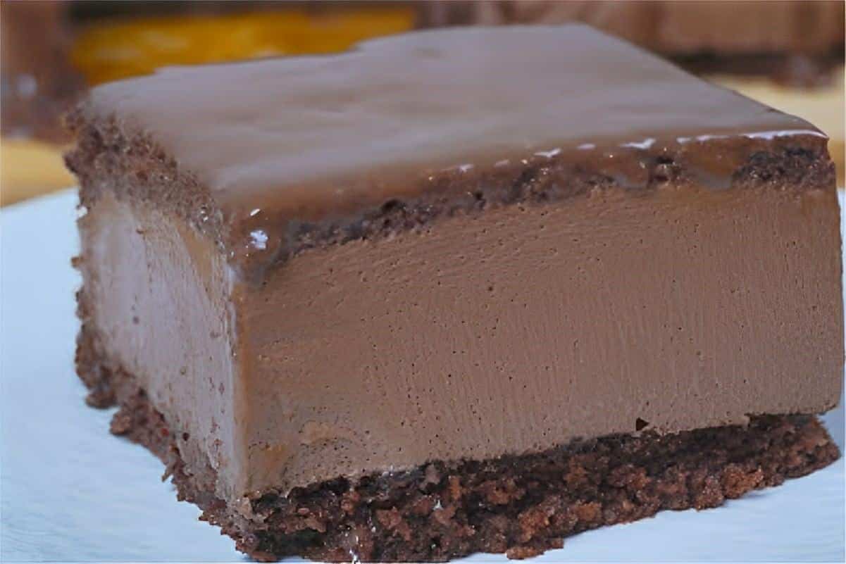 Bolo nuvem de chocolate que derrete na boca a sobremesa perfeita para o dia dos pais