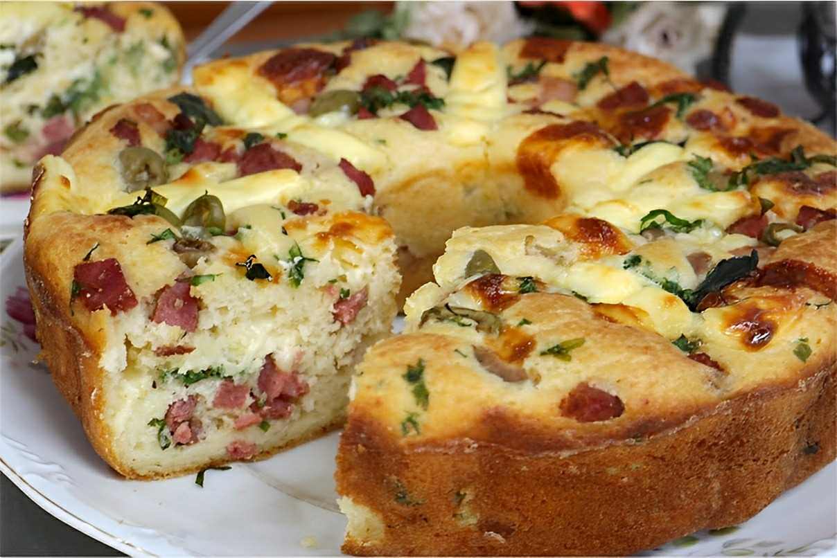 Bolo salgado com massa de creme de leite levinho delicioso e perfeito para o lanche