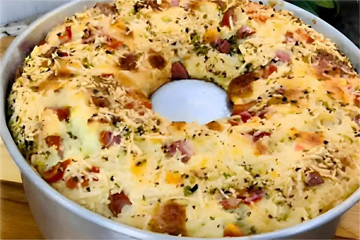 Sempre que sobra arroz em casa faço esse bolo salgado de arroz que é um sucesso