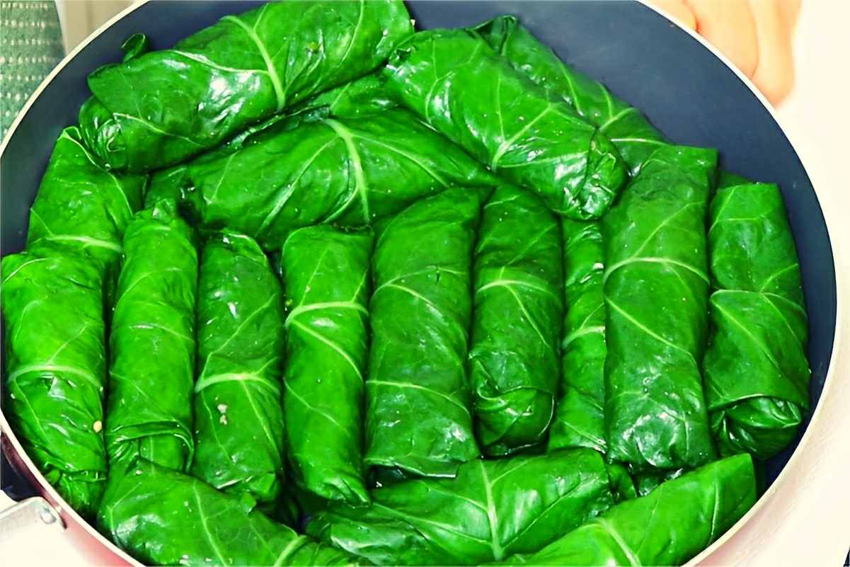 Charuto de couve recheado diferente delicioso e perfeito para o almoço ou jantar