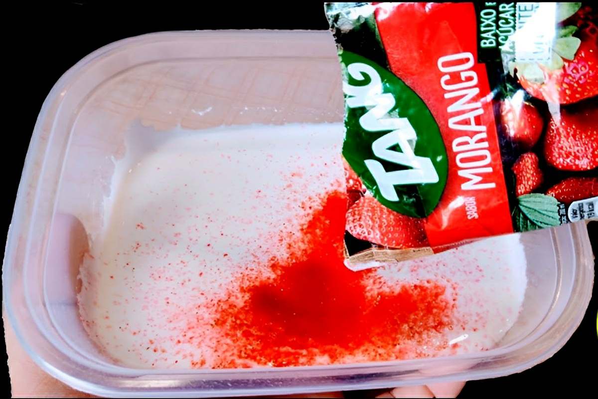 Coloquei um suco Tang no creme de leite e olha o que aconteceu