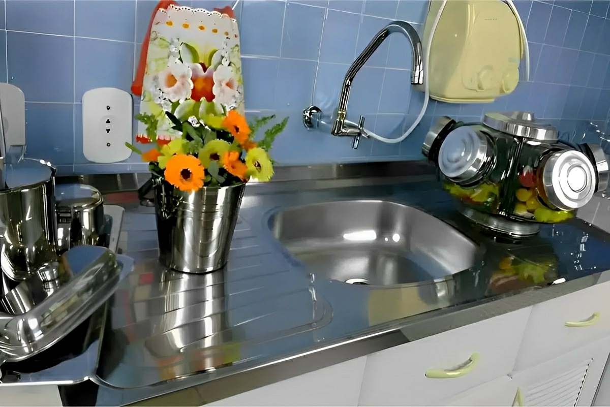 Como dar brilho em pias de inox de forma simples e fácil