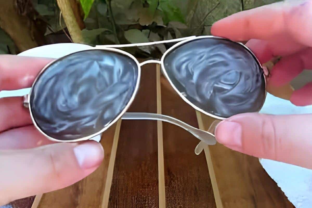 Como limpar óculos de sol e de grau tirar os arranhões e deixá-los como novos
