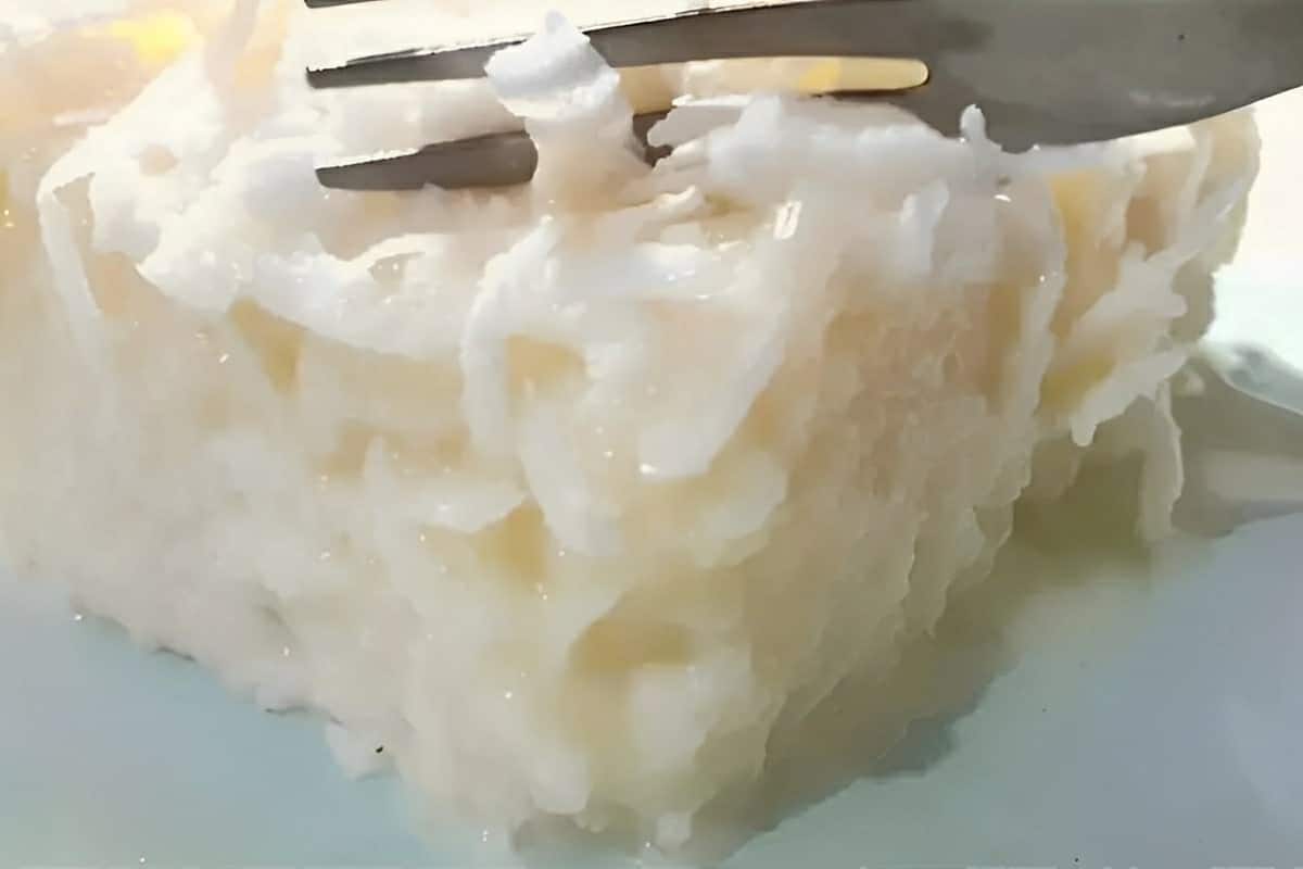 Cuscuz de tapioca delicioso e fácil de fazer é só misturar os ingredientes e levar pra gelar