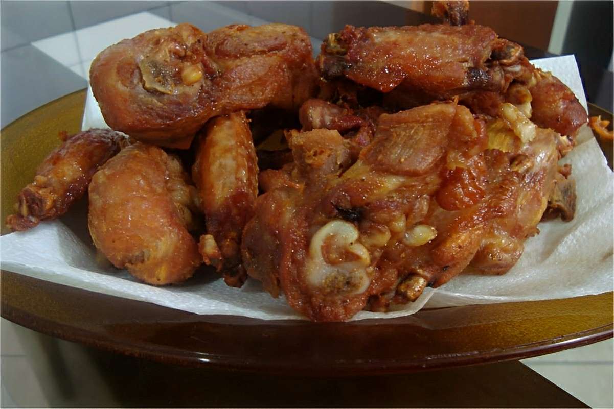Frango à passarinho na panela de pressão muito saboroso e não faz sujeira na sua cozinha