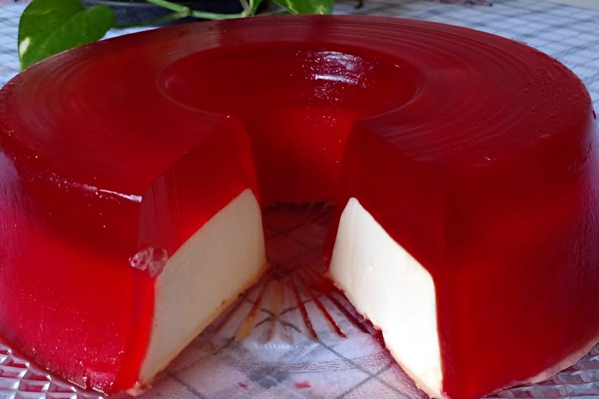 Essa é a gelatina recheada uma sobremesa incrivelmente saborosa barata e muito fácil de preparar