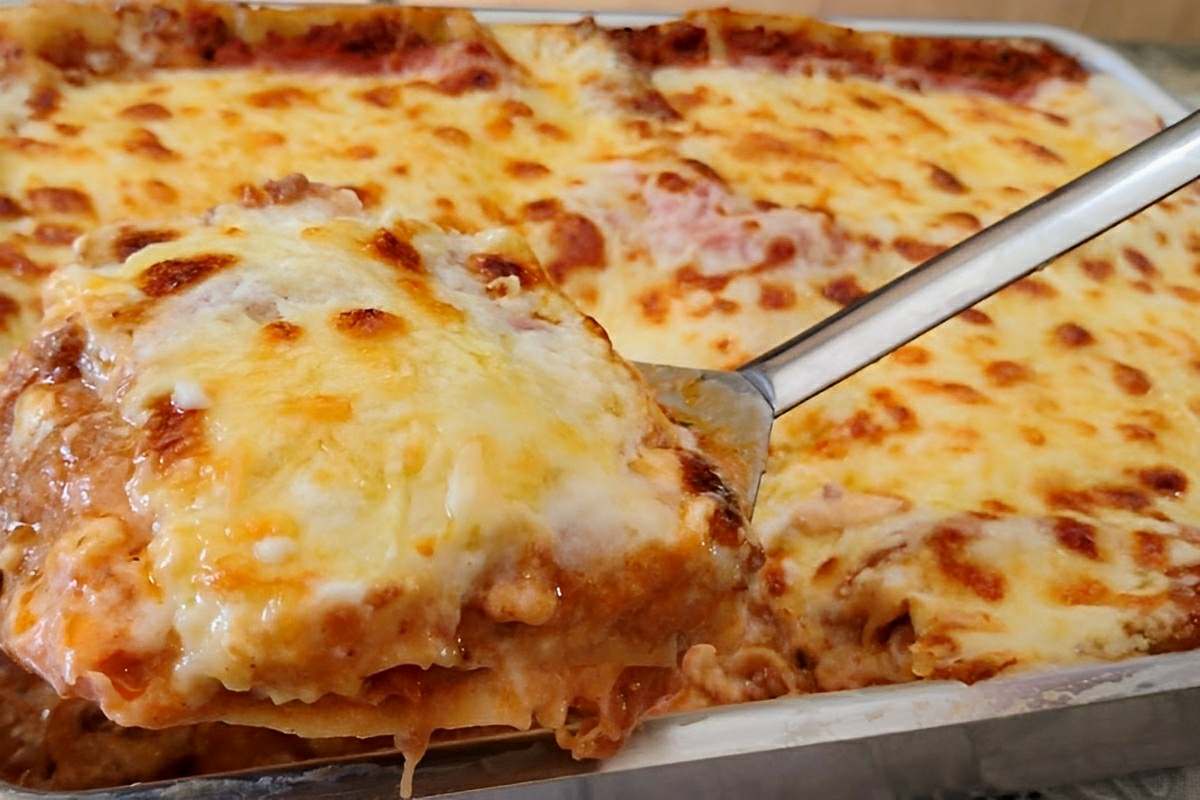 Essa lasanha à bolonhesa é um espetáculo e vai deixar toda a família com água na boca
