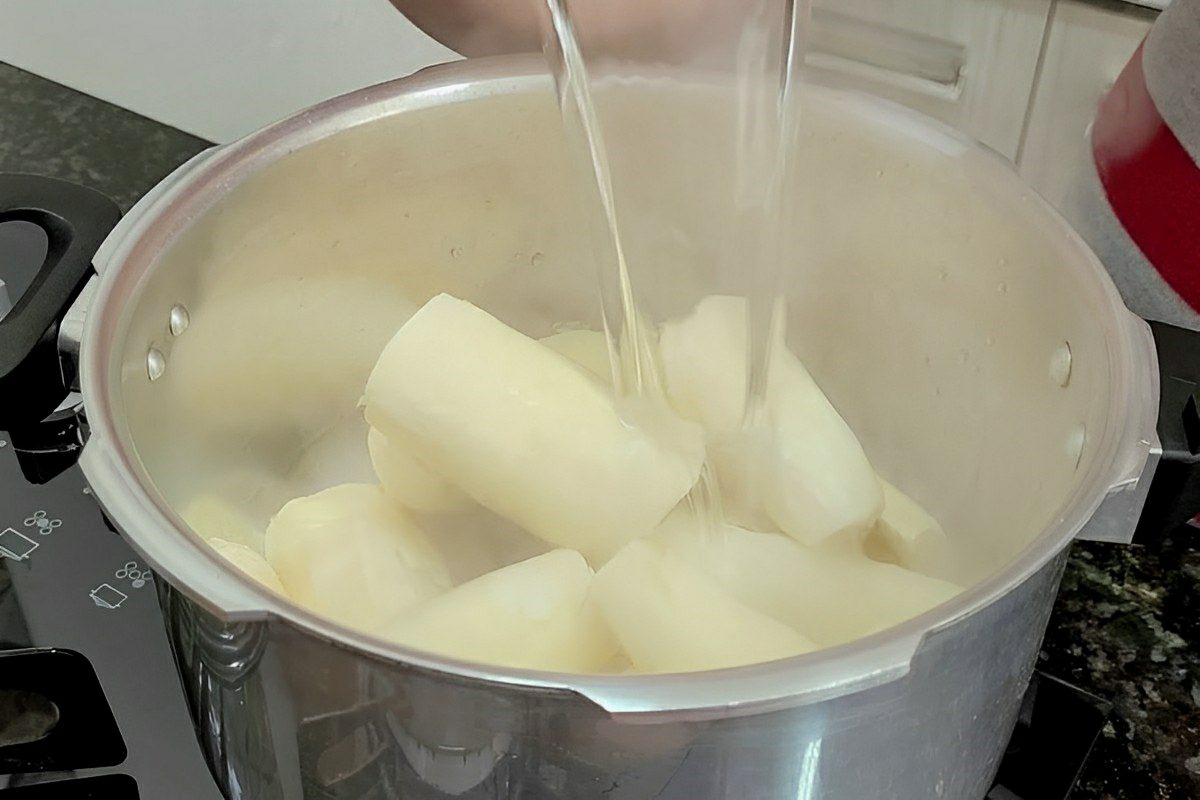 Não faça mandioca antes de conferir essa receita maravilhosa de mandioca gratinada