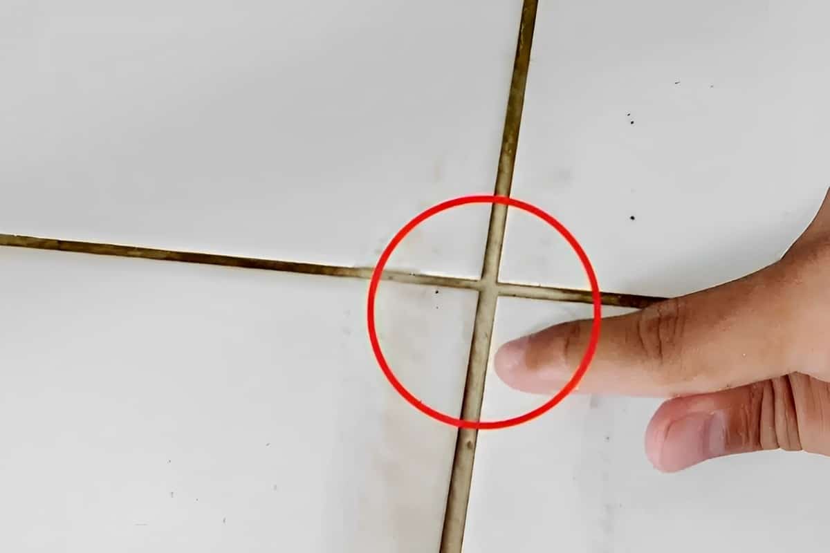Misturinha japonesa para limpar rejuntes encardidos com apenas 3 ingredientes