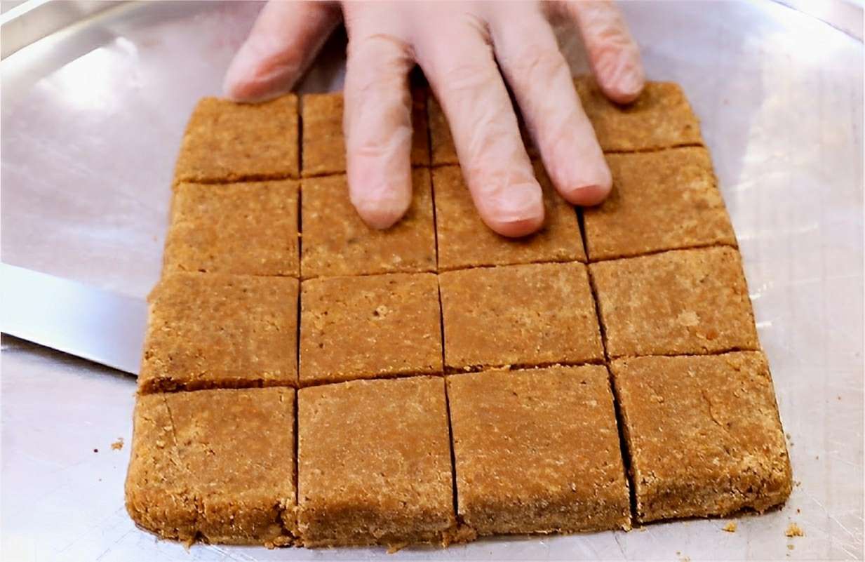 Paçoca caseira deliciosa e feita com apenas 3 ingredientes