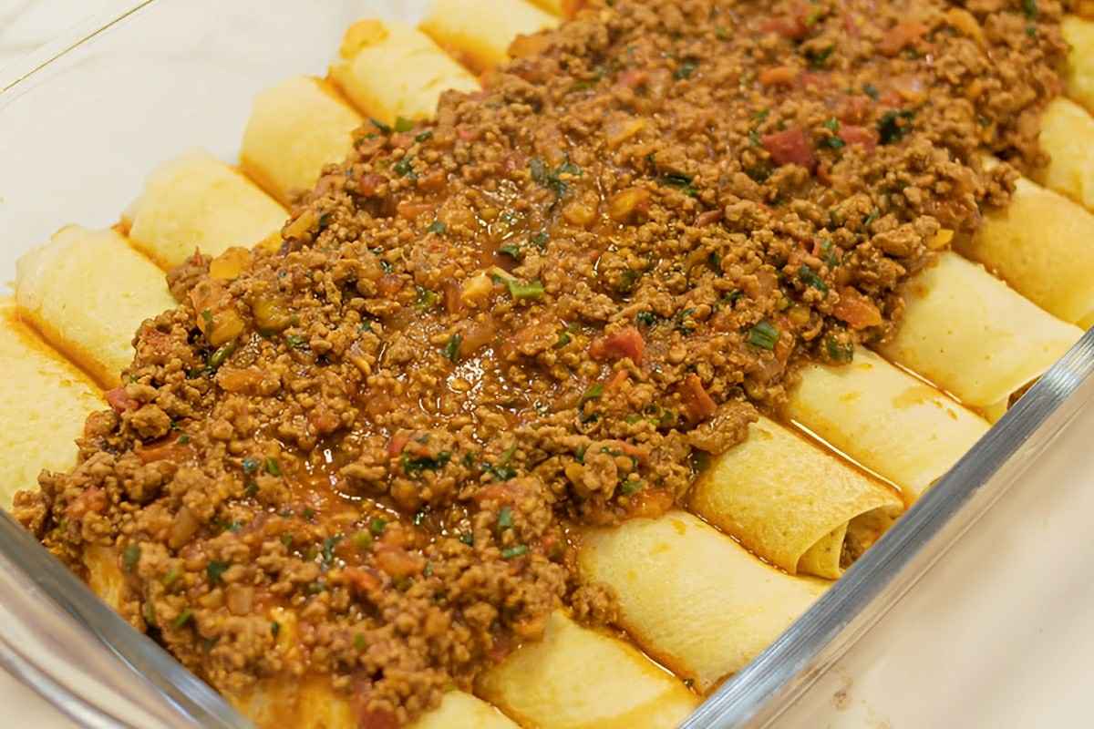 Panqueca de carne moída simples e deliciosa para o almoço em família