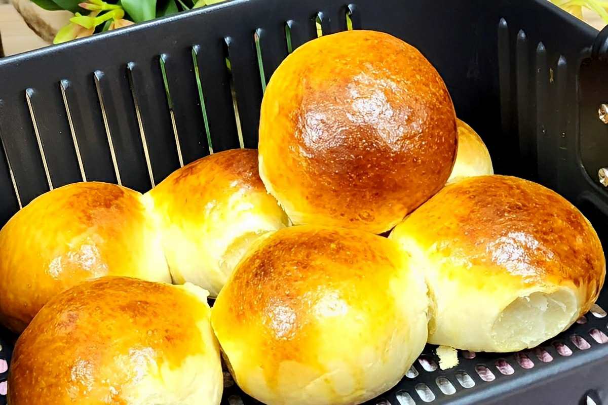 Pão de leite super fofinho na AirFryer ele assa rapidinho e toda a família vai adorar