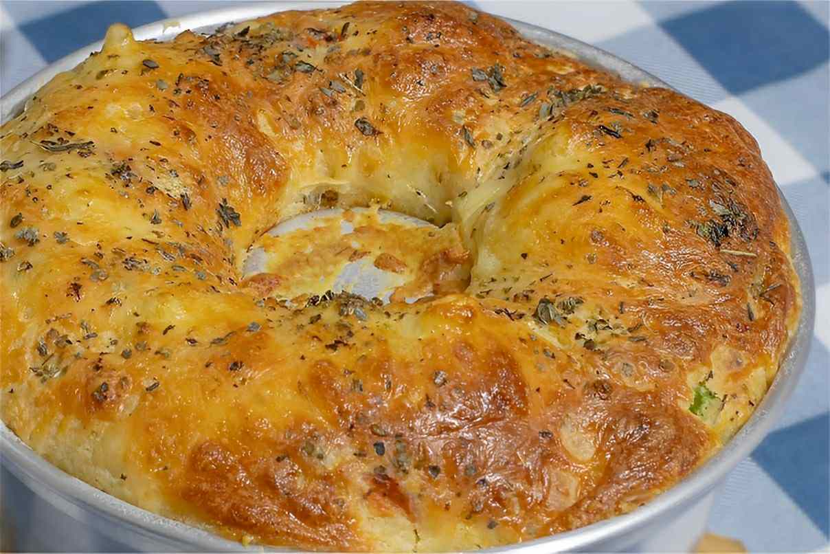 Pão salgado recheado nordestino delicioso e perfeito para o lanche