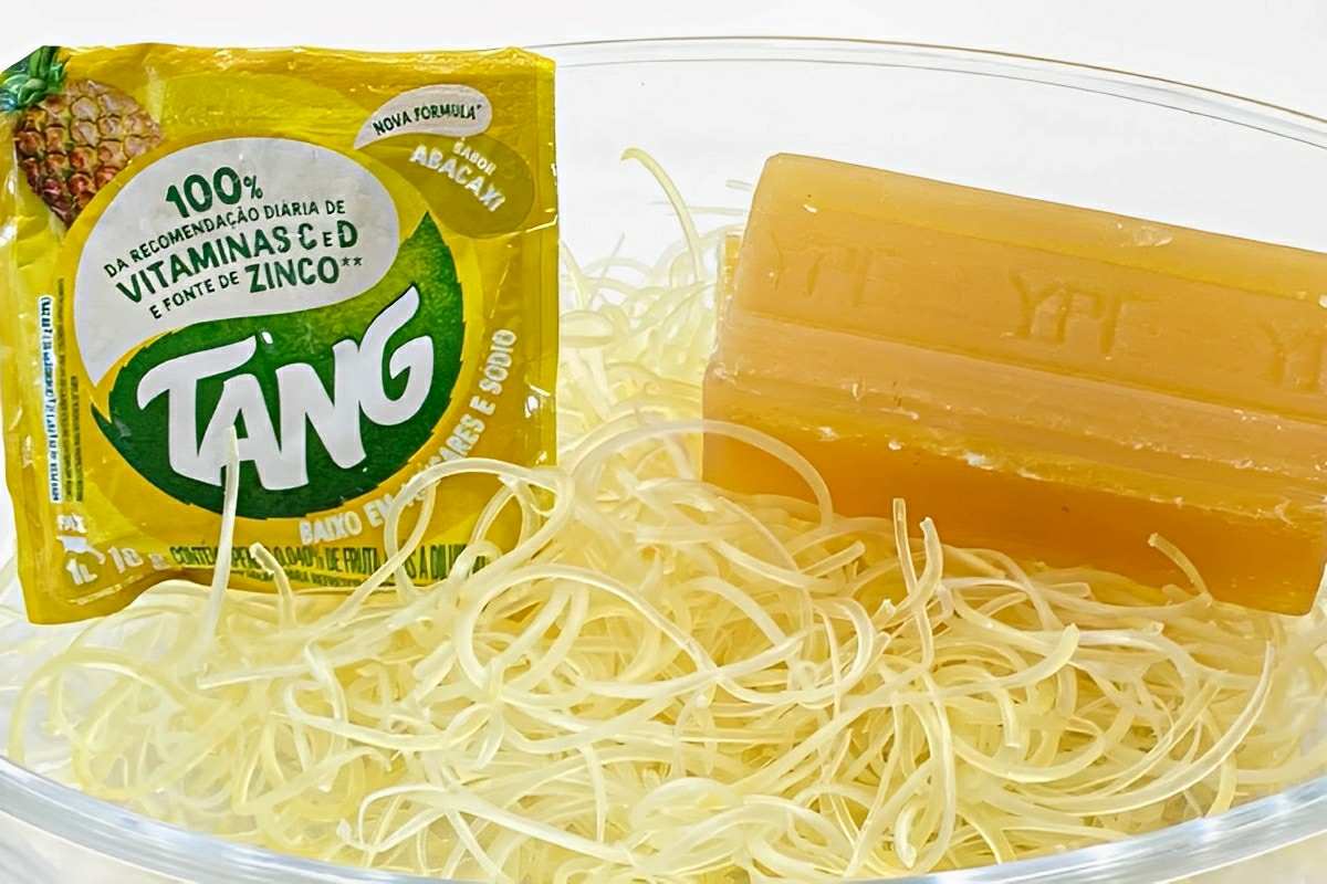 Pasta de brilho para panelas feita com suco Tang para deixar as suas panelas como novas