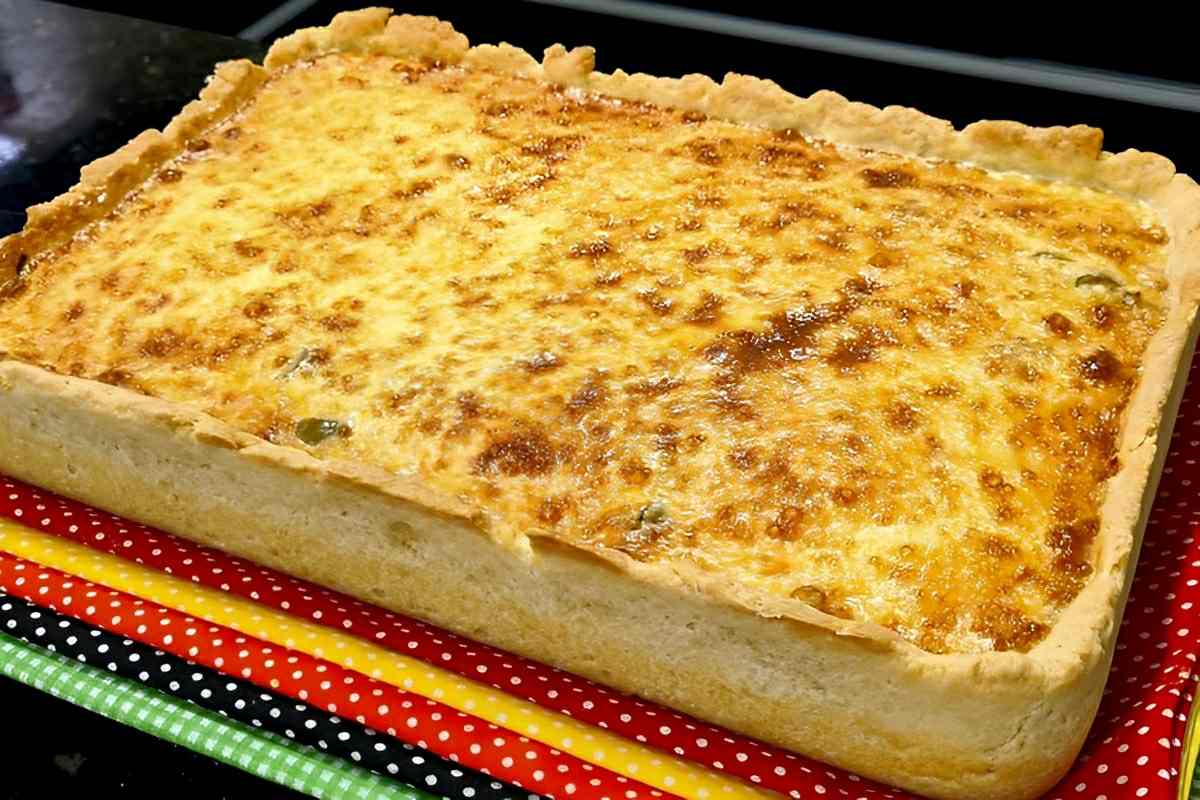 Quiche especial de atum cremoso delicioso e perfeito para o lanche ou jantar