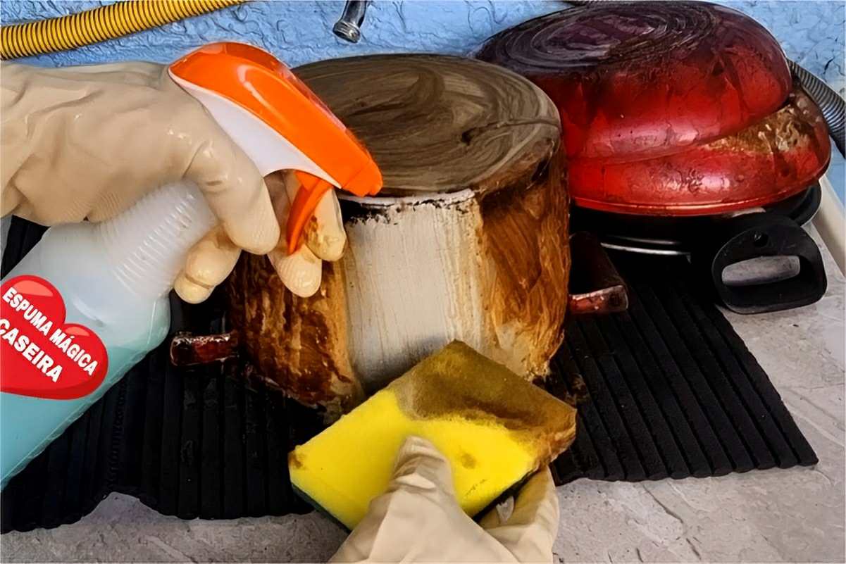 Espuma mágica caseira um poderoso removedor de gordura que deixará suas panelas como novas