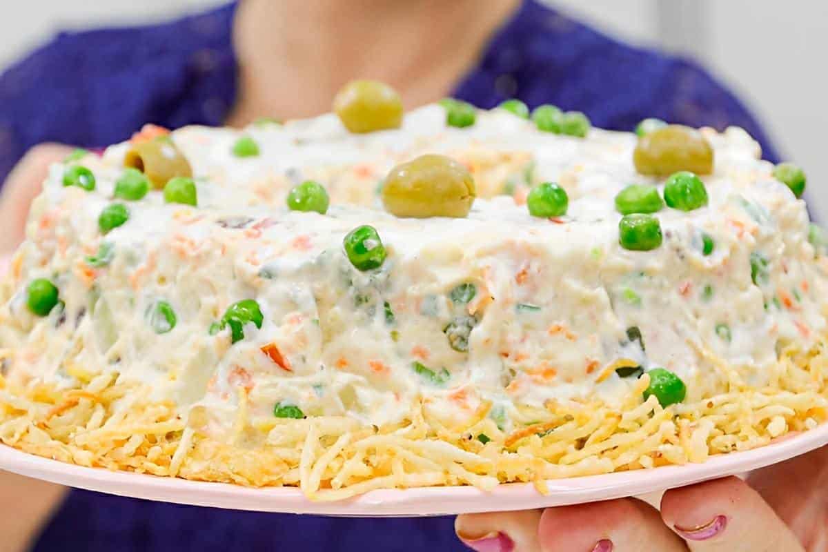 Salada de maionese diferente e completa para surpreender os seus convidados