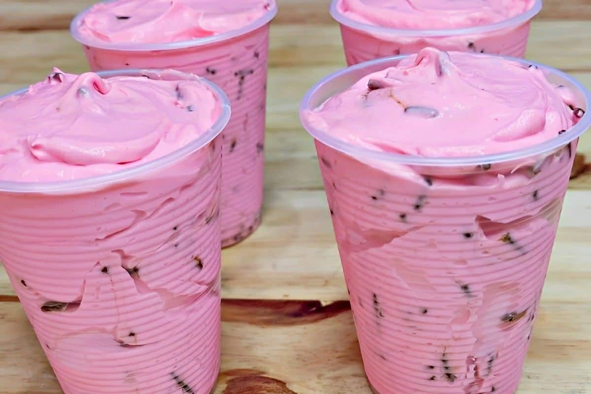Sobremesa com suco tang pronta em minutos é bateu e gelou