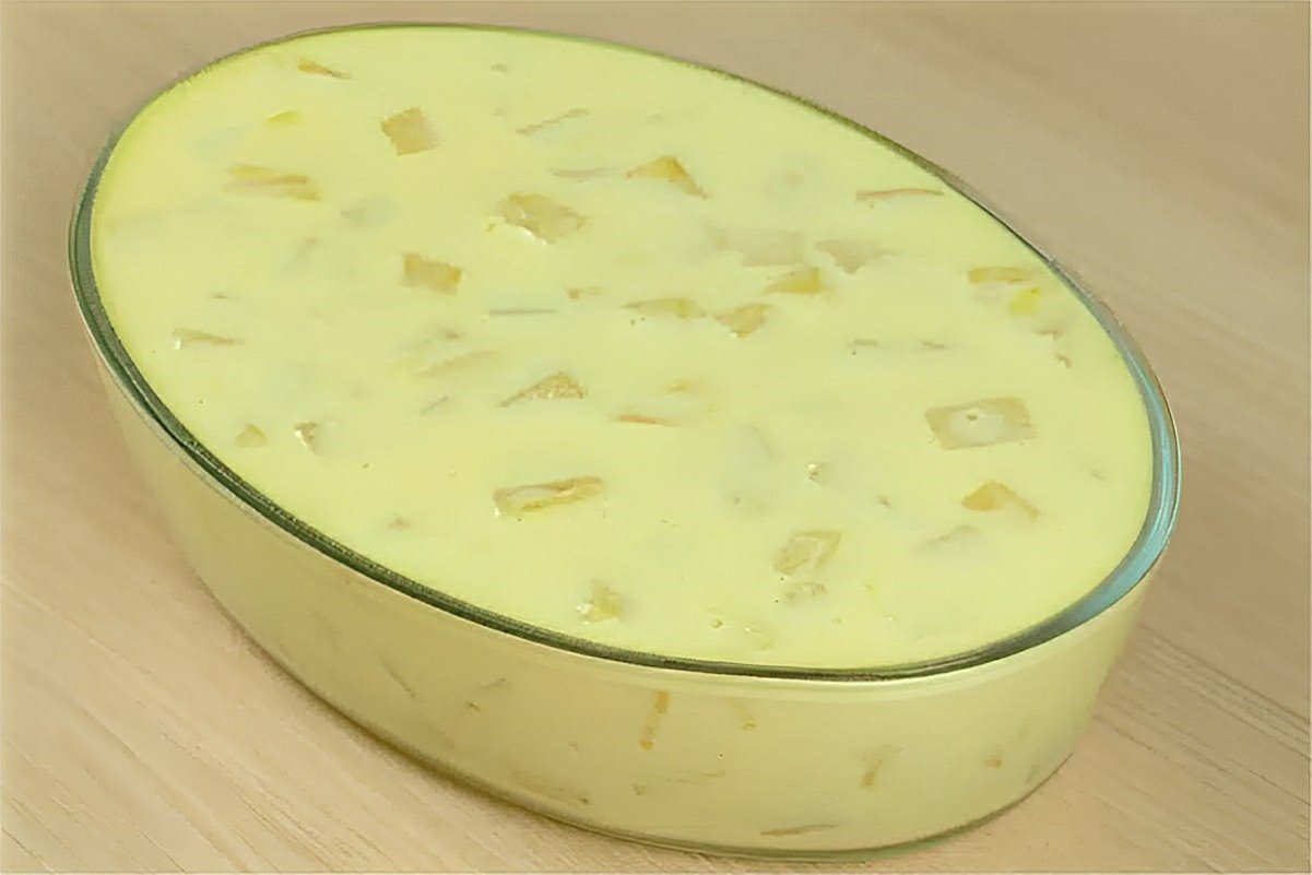 Sobremesa de abacaxi na travessa leve deliciosa e perfeita para o dia dos pais