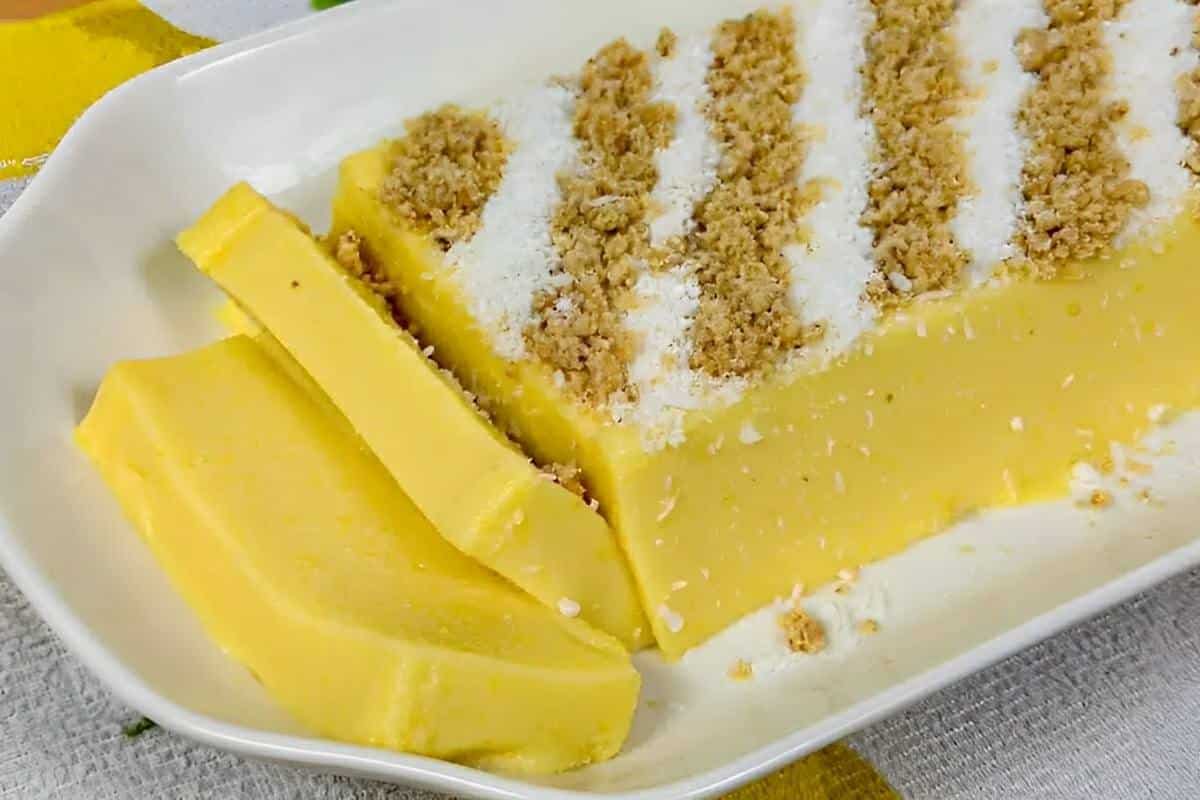 Sobremesa de milho fácil e deliciosa feita com milho de latinha