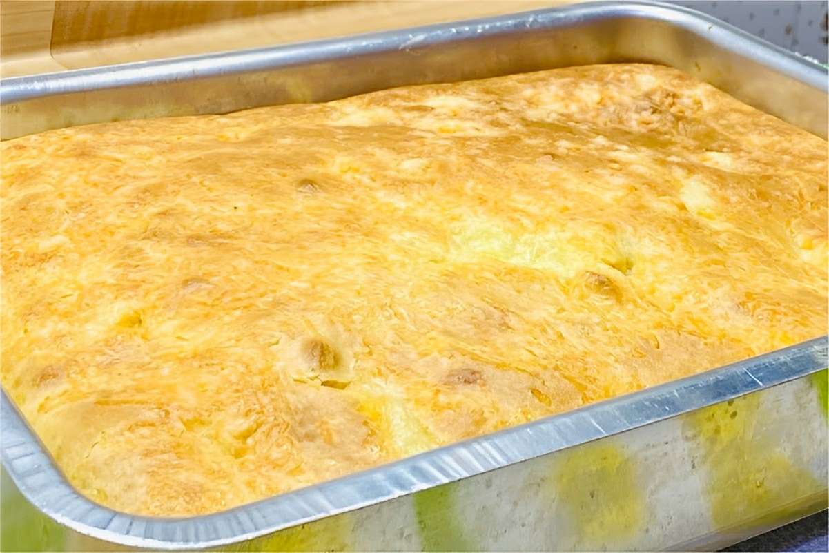 Torta de frango de liquidificador com massa molhadinha e deliciosa