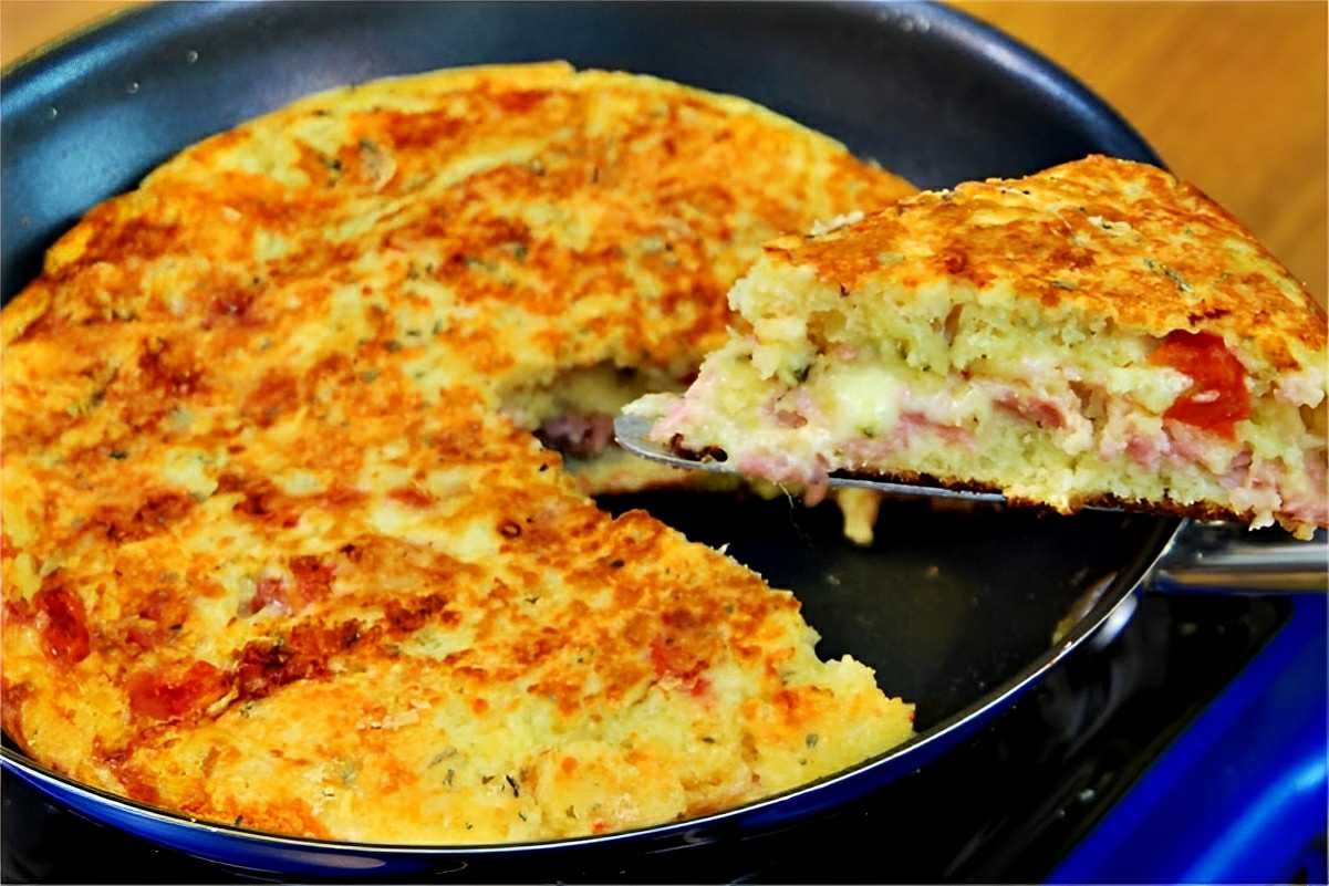 Torta de frigideira que fica pronta em 10 minutos um lanche prático e delicioso para qualquer hora do dia